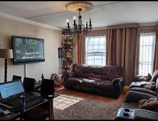 2 BEDROOM APARTMENT FOR SALE IN BRAMLEY VIEW